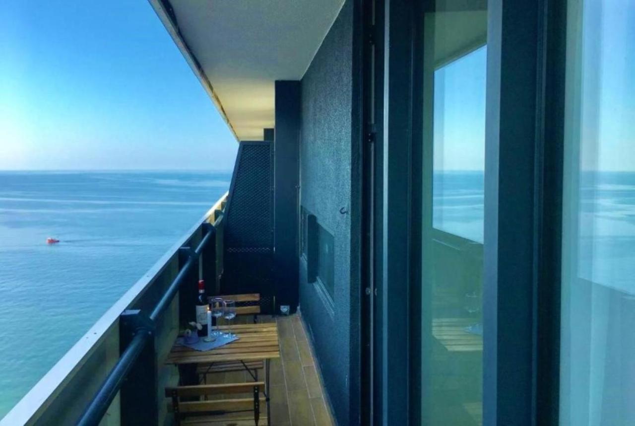 Orbit City Batumi Hotel Eksteriør billede